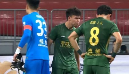 九游电脑版下载-浙江队0比4惨败成都蓉城，王钰栋恼羞成怒，挥拳疑似辱骂队友